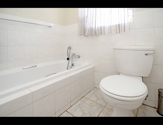 2 BEDROOM HOUSE FOR SALE IN SUNNINGHILL